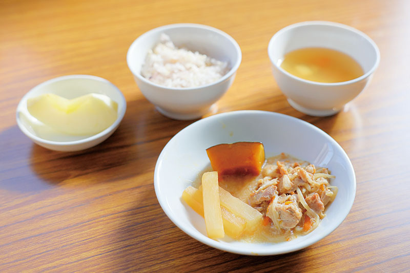 取材日の給食 一汁三菜